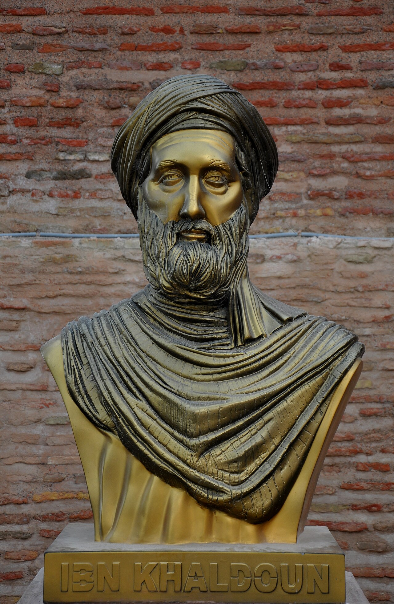 Busto de Ibn Khaldun
