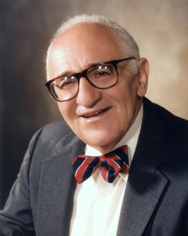 Retrato de Murray Rothbard.