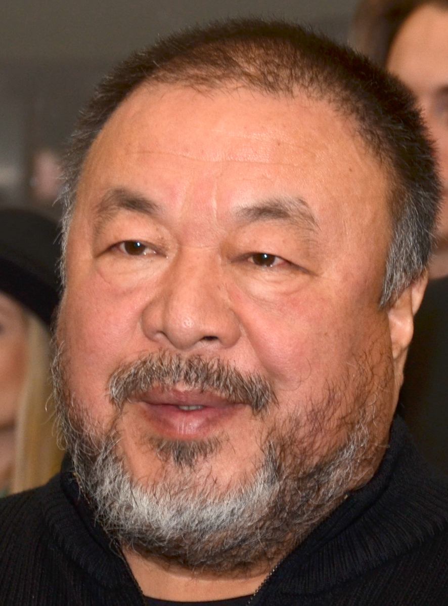 Ai Weiwei, artista chinês exilado, em retrato de 2017.