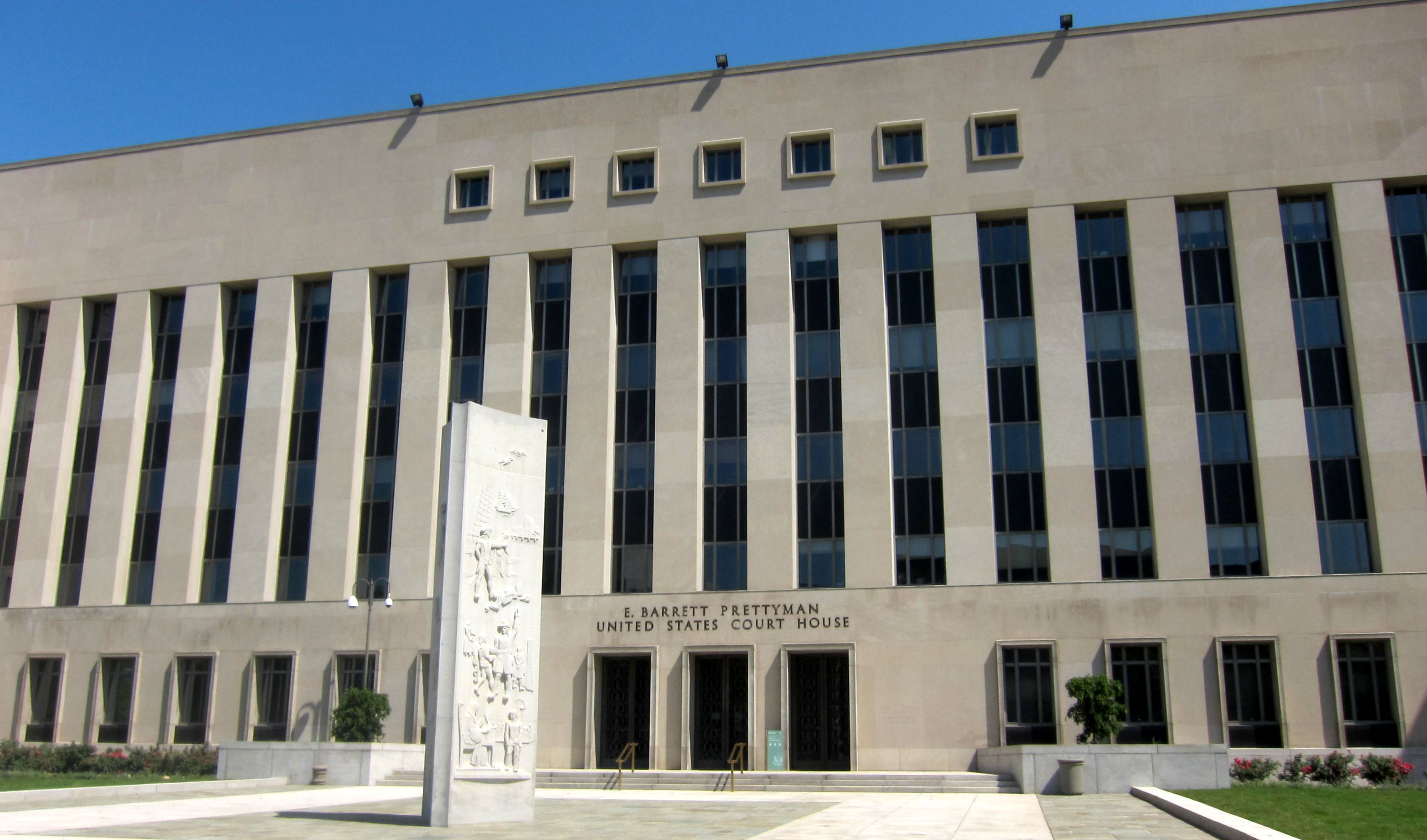 Fachada do E. Barrett Prettyman United States Courthouse, em Washington, D.C., sede do tribunal federal e da corte de apelações do Distrito de Colúmbia.