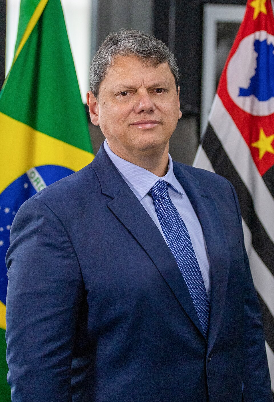 Tarcísio de Freitas, governador de São Paulo, em foto oficial