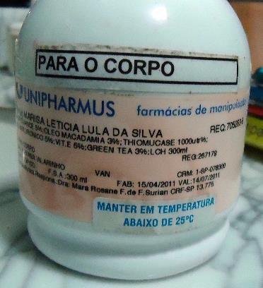 Figura 44 e 45 do Laudo 0392/2016 da Polícia Federal — Imagem dos produtos manipulados sobre a bancada das pias com o nome de “MARISA LETÍCIA LULA DA SILVA”.