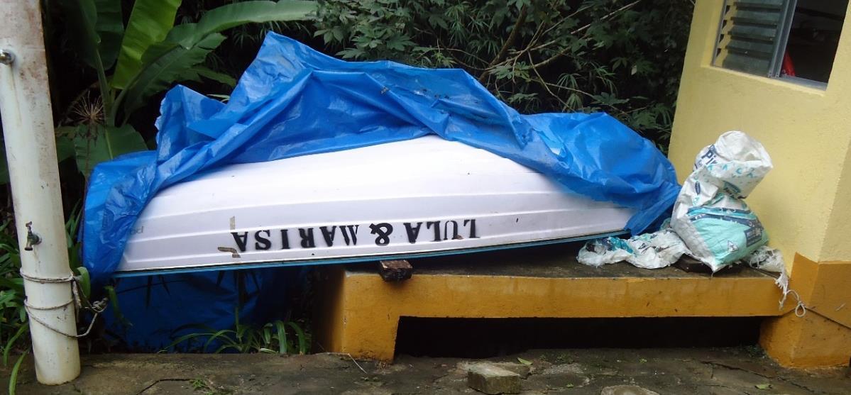 Figura 76 do Laudo 0392/2016 da Polícia Federal — Imagem do barco com destaque para a inscrição na lateral.