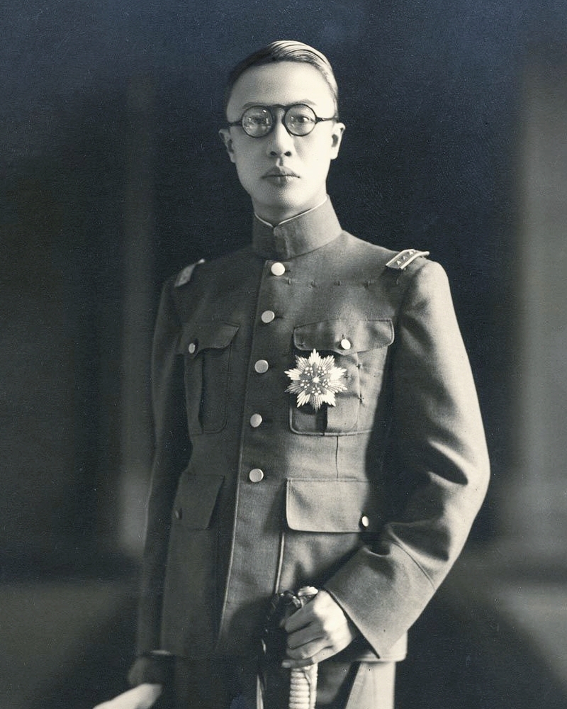 Puyi, o último imperador da China, que abdicou em fevereiro de 1912.